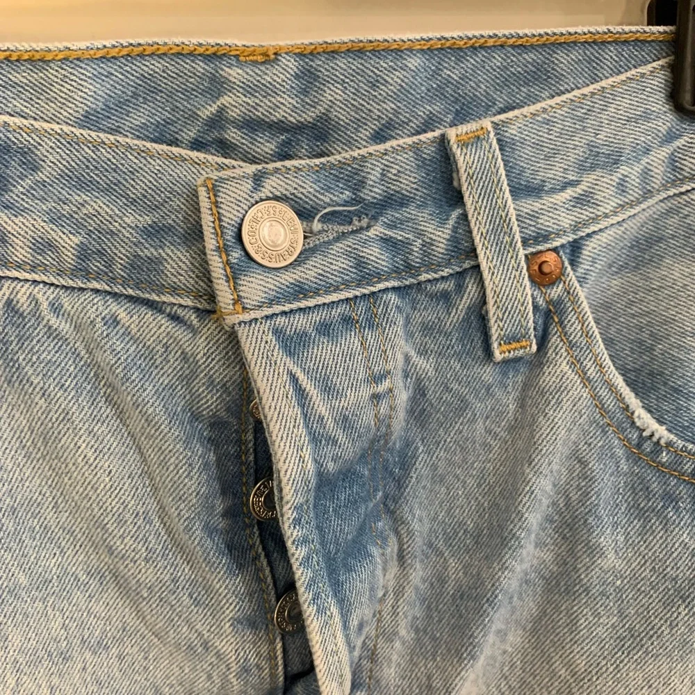 Levi’s 501 Jeans Light Wash Unisex Size 29 Waist Classic Casual 100% Cotton Y2K